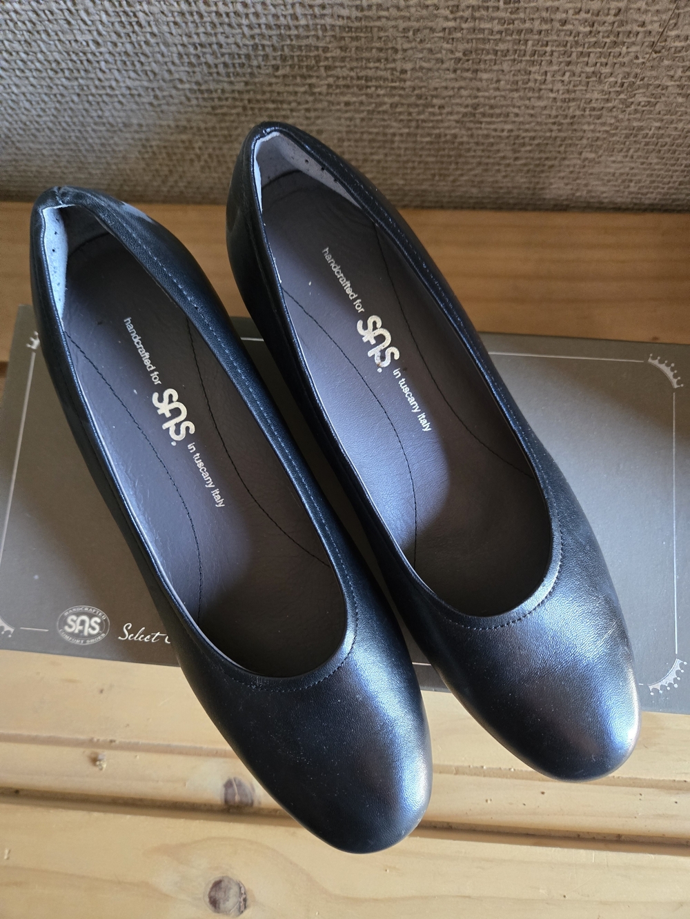 SAS Black Leather Women's Slip-On Ballet Flats Size 7M